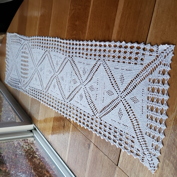 Handmade long doili table runner unique #3 - Picture 4 of 5